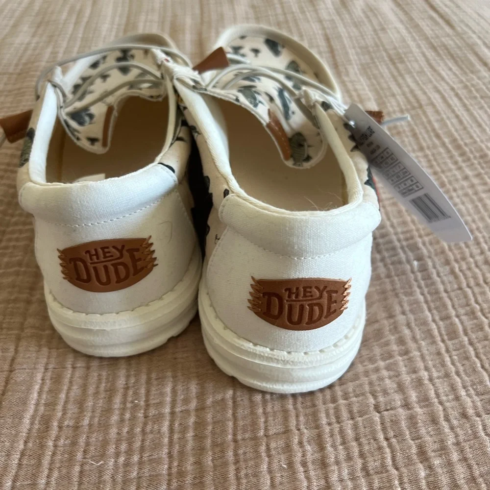 Hey Dude Mens Fish Pattern Moccasins - White and Black - Picture 2 of 6